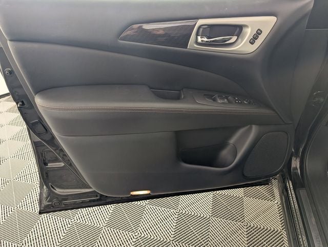 2019 Nissan Pathfinder SL