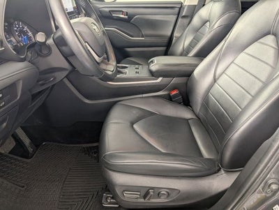 2023 Toyota Highlander Hybrid XLE