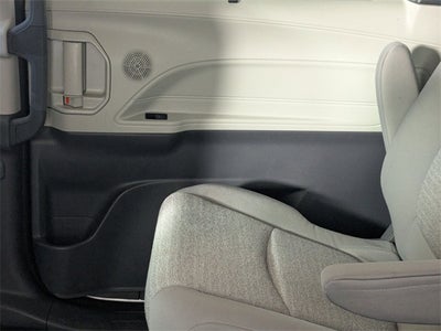 2021 Toyota Sienna LE 8 Passenger