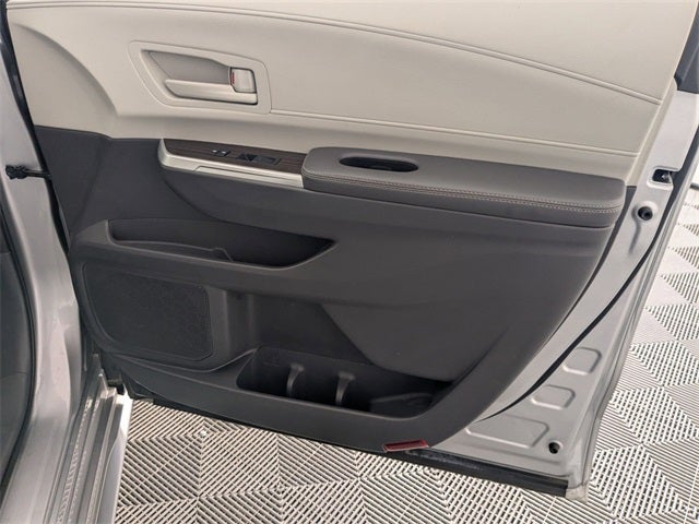 2021 Toyota Sienna LE 8 Passenger