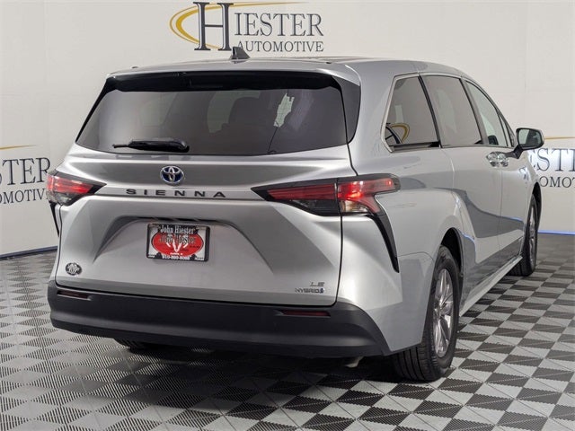 2021 Toyota Sienna LE 8 Passenger