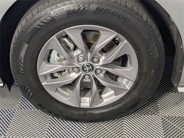 2021 Toyota Sienna LE 8 Passenger