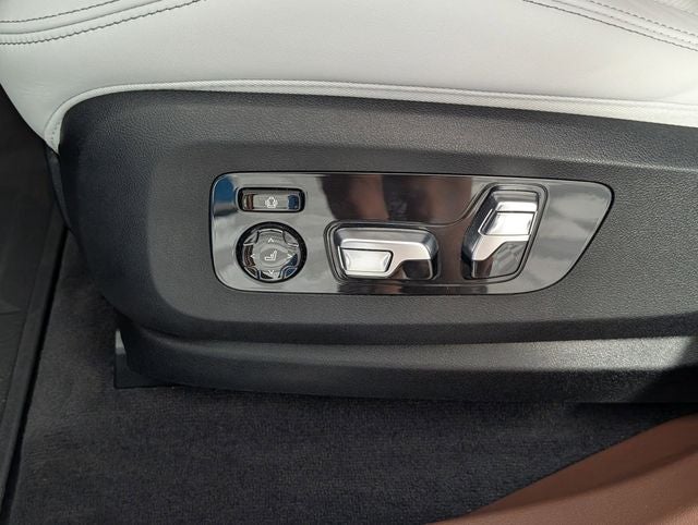 2024 BMW XM Base