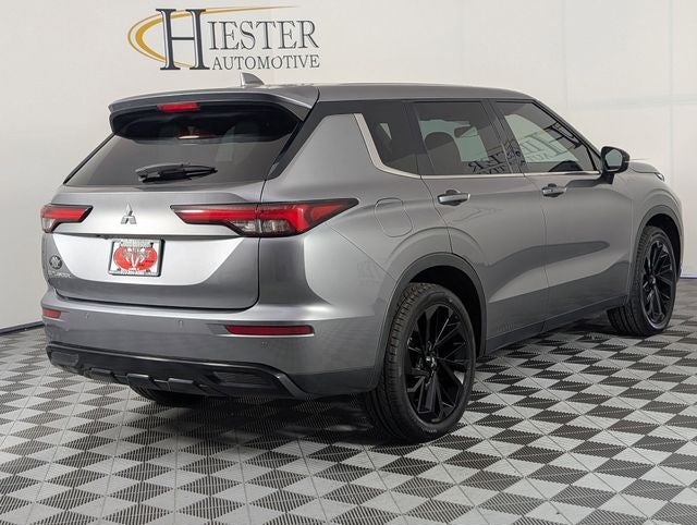 2022 Mitsubishi Outlander Black Edition