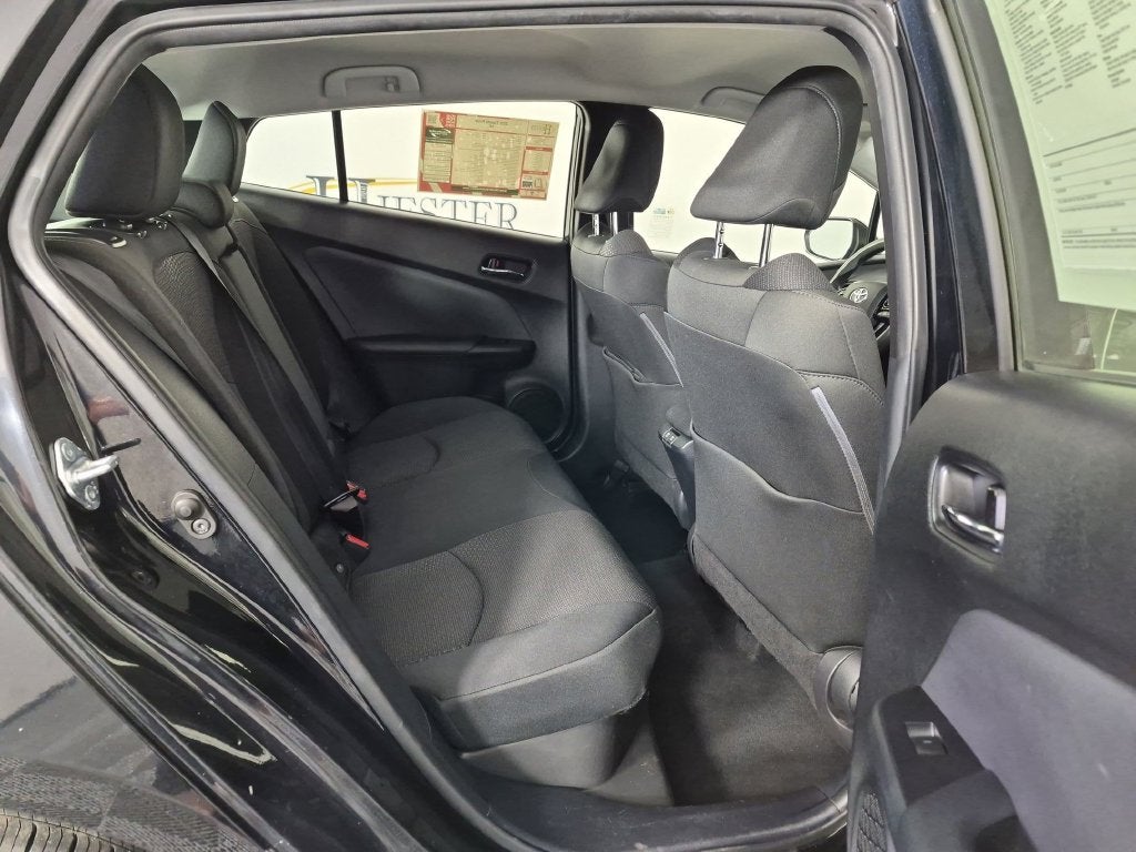 2021 Toyota Prius LE
