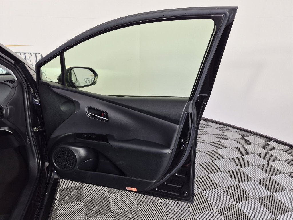 2021 Toyota Prius LE