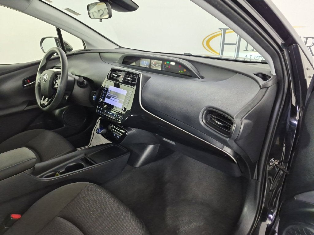 2021 Toyota Prius LE