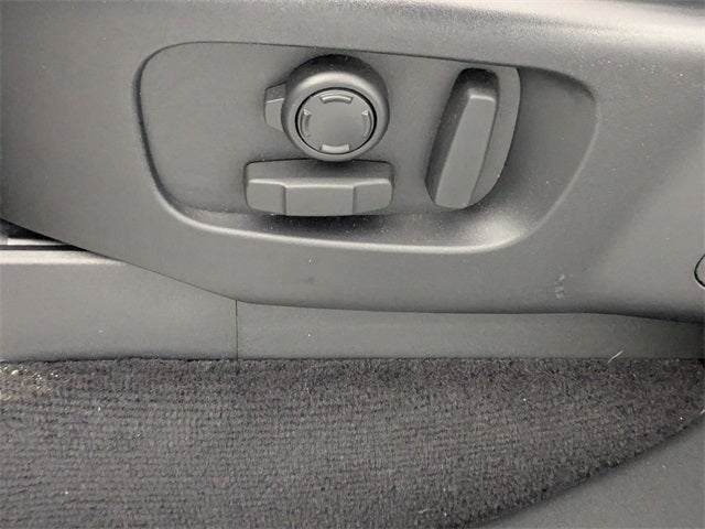 2023 Land Rover Discovery S