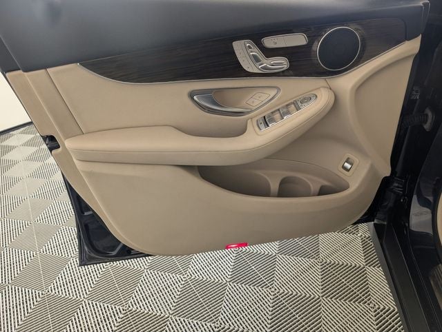 2021 Mercedes-Benz GLC GLC 300