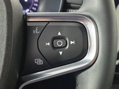 2023 Volvo XC40 B5 Plus Dark Theme