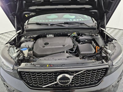 2023 Volvo XC40 B5 Plus Dark Theme