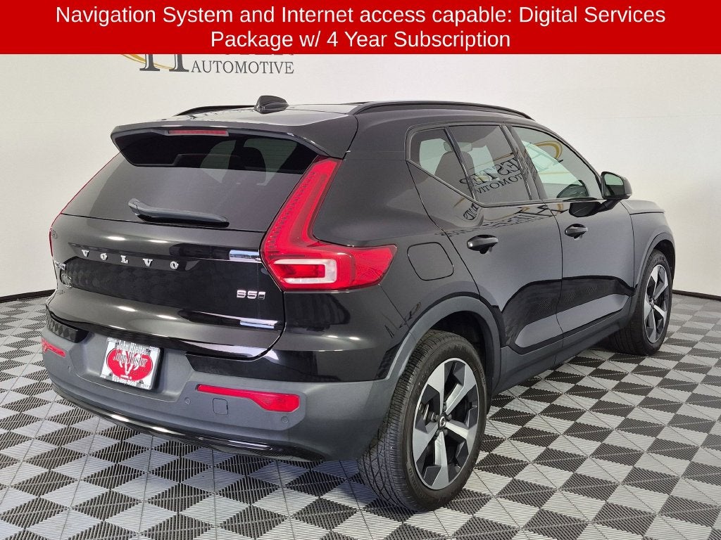 2023 Volvo XC40 B5 Plus Dark Theme