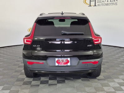 2023 Volvo XC40 B5 Plus Dark Theme
