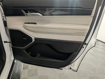 2024 Jeep Wagoneer Base