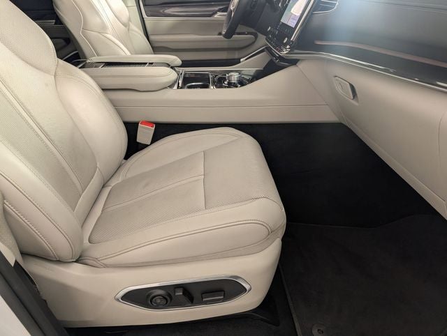 2024 Jeep Wagoneer Base