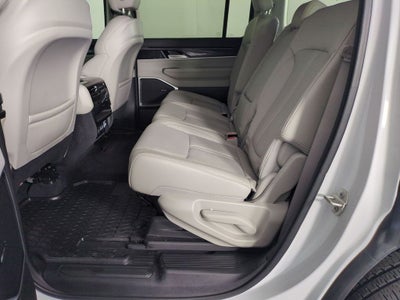 2024 Jeep Wagoneer Base