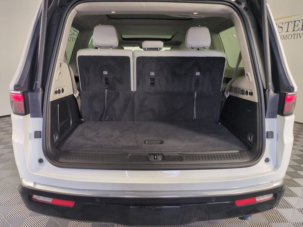 2024 Jeep Wagoneer Base