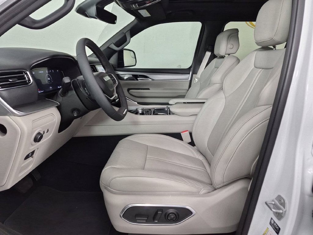 2026 Jeep Grand Wagoneer Base
