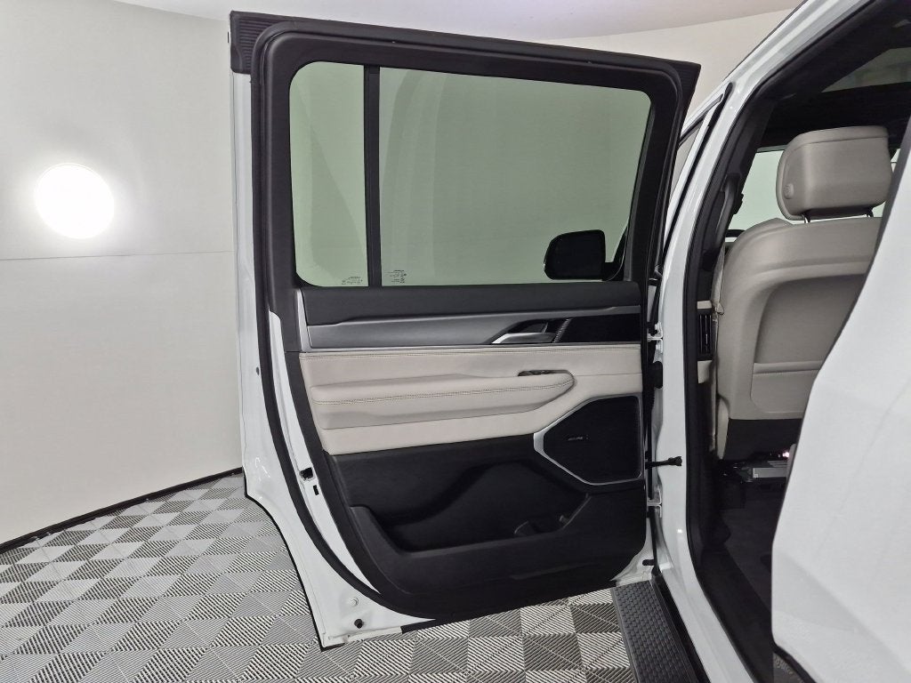 2026 Jeep Grand Wagoneer Base