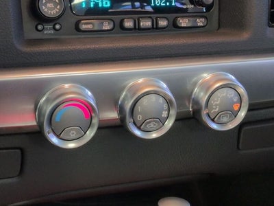 2004 Chevrolet SSR Base