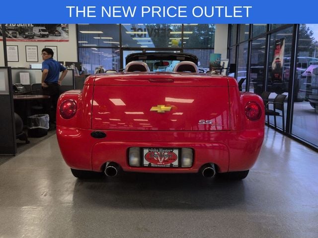 2004 Chevrolet SSR Base