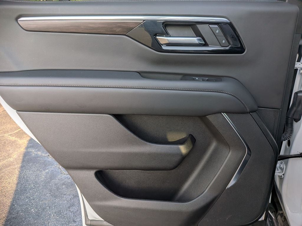 2025 Chevrolet Tahoe LS