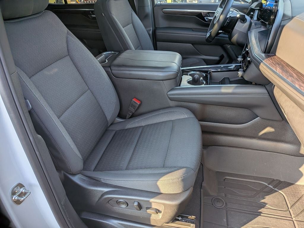 2025 Chevrolet Tahoe LS