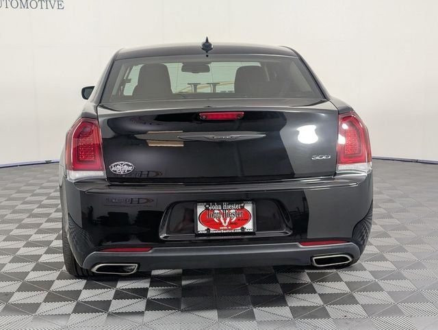 2022 Chrysler 300 Touring