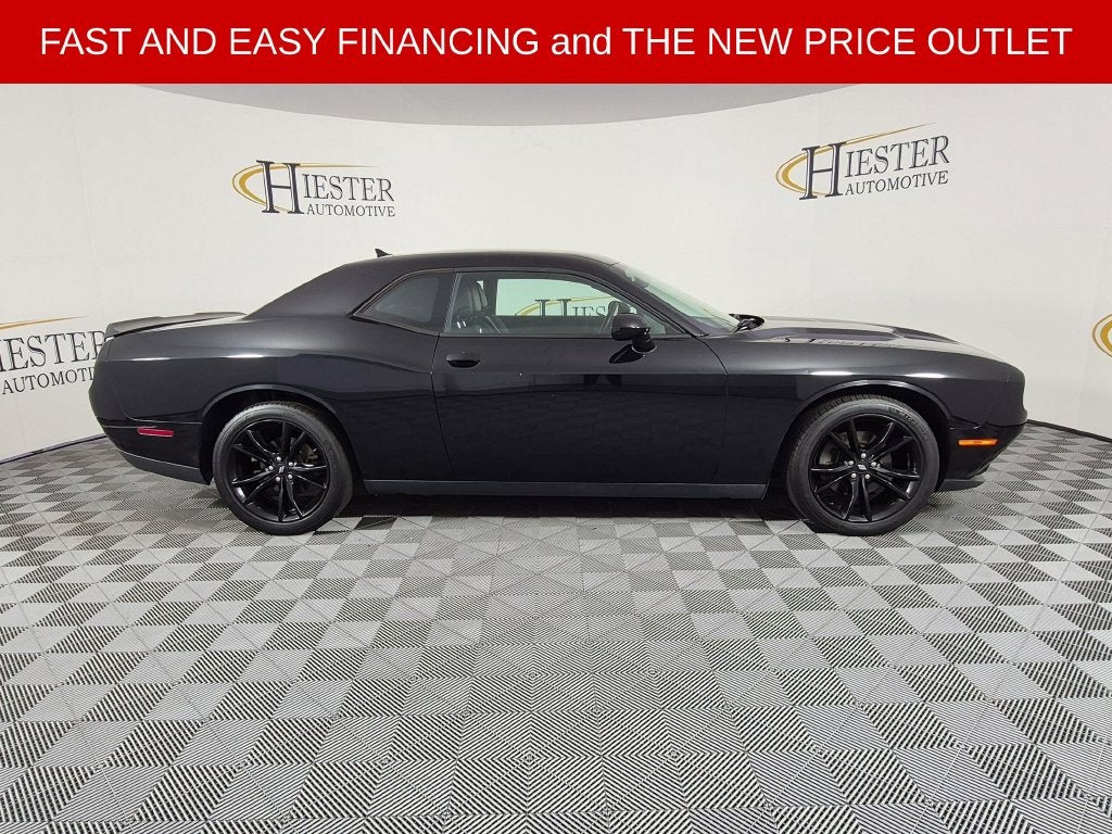 2017 Dodge Challenger SXT