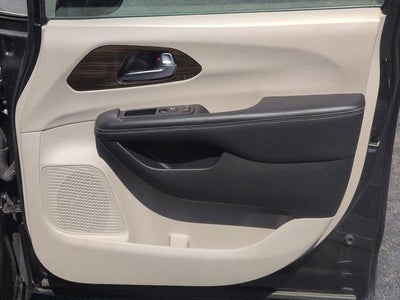2023 Chrysler Pacifica Hybrid Limited