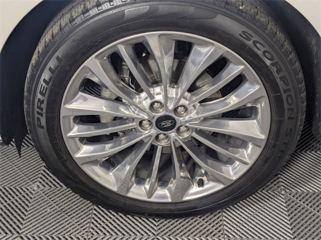 2020 Ford Edge Titanium