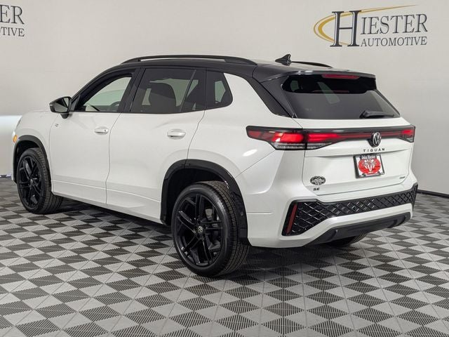 2026 Volkswagen Tiguan 2.0T SE R-Line Black