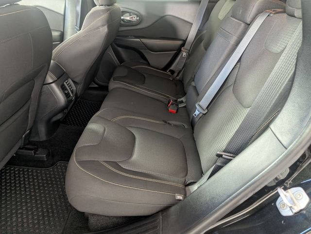 2016 Jeep Cherokee Altitude