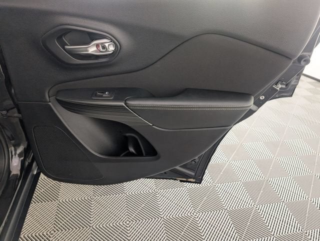 2016 Jeep Cherokee Altitude