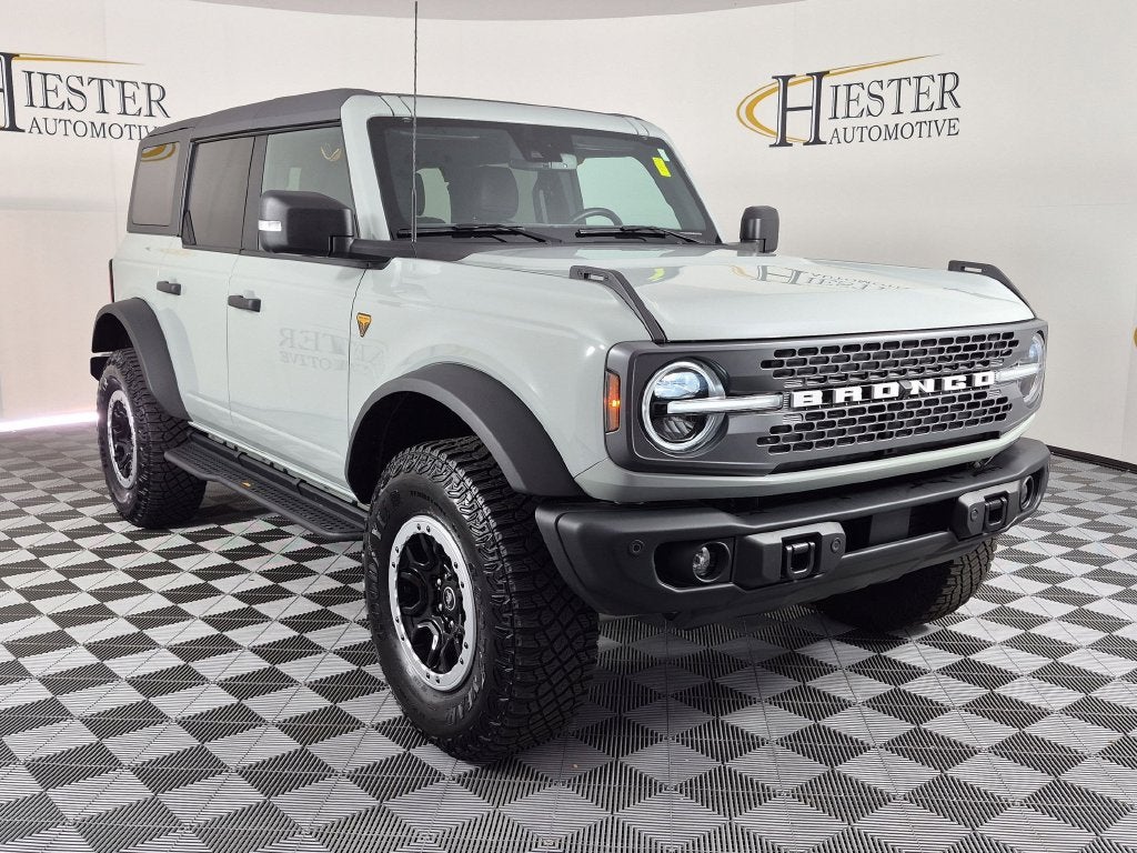 2023 Ford Bronco Base