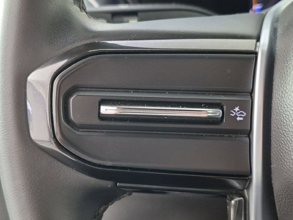 2023 Chevrolet Colorado LT - Photo 18