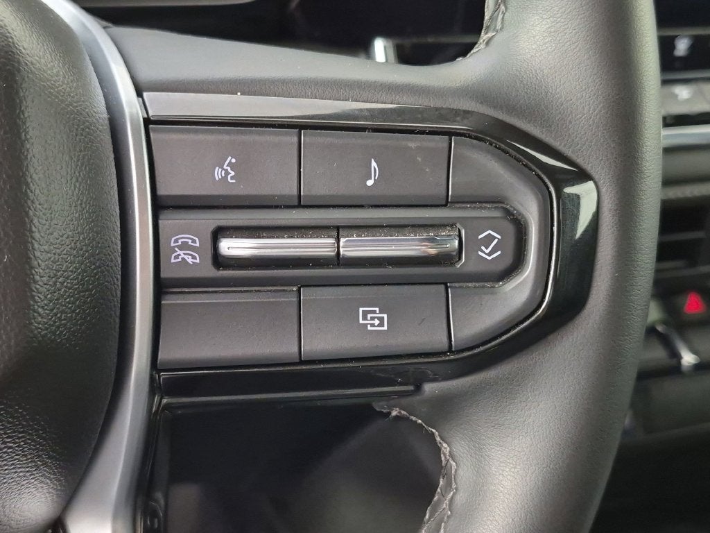 2023 Chevrolet Colorado LT - Photo 19