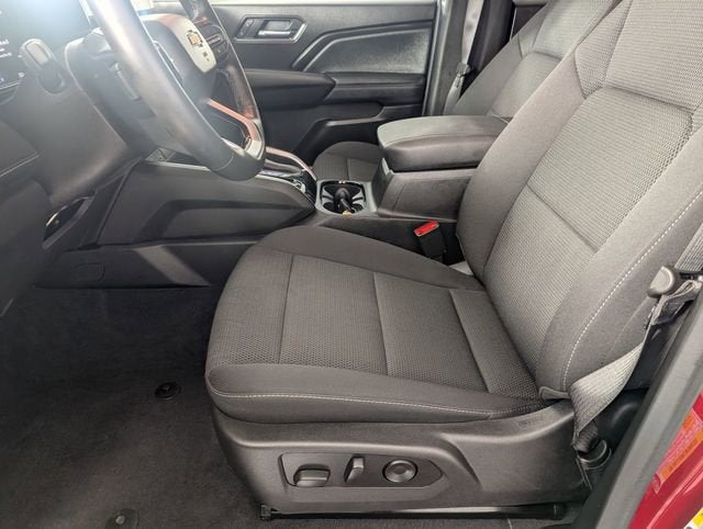 2025 Chevrolet Colorado WT/LT