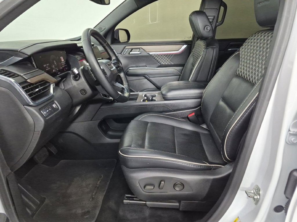 2024 GMC Acadia Denali - Photo 16