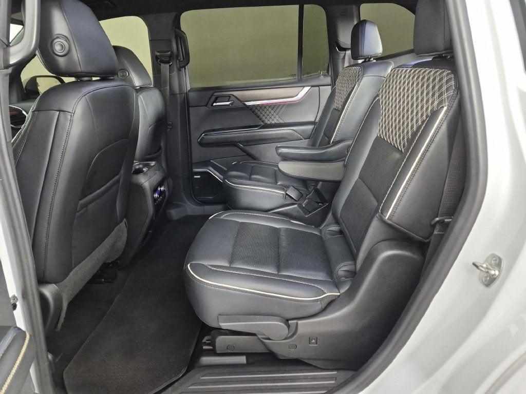 2024 GMC Acadia Denali - Photo 30
