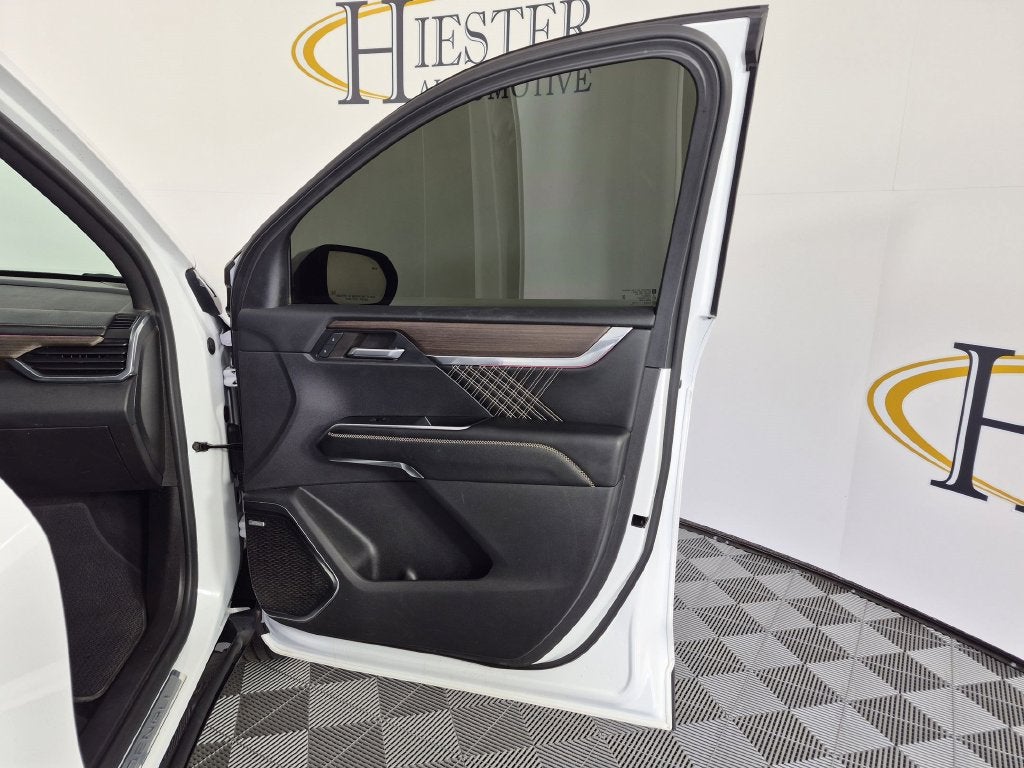 2024 GMC Acadia Denali - Photo 35