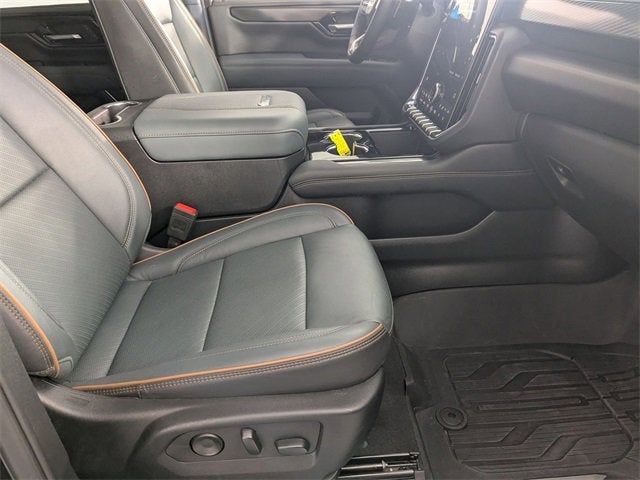 2025 GMC Yukon XL AT4