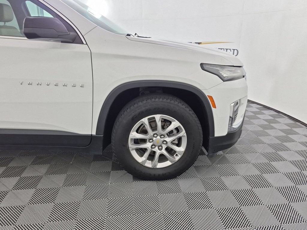 2023 Chevrolet Traverse LS - Photo 12