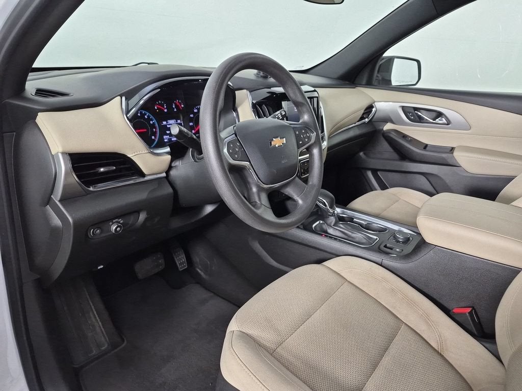 2023 Chevrolet Traverse LS - Photo 18