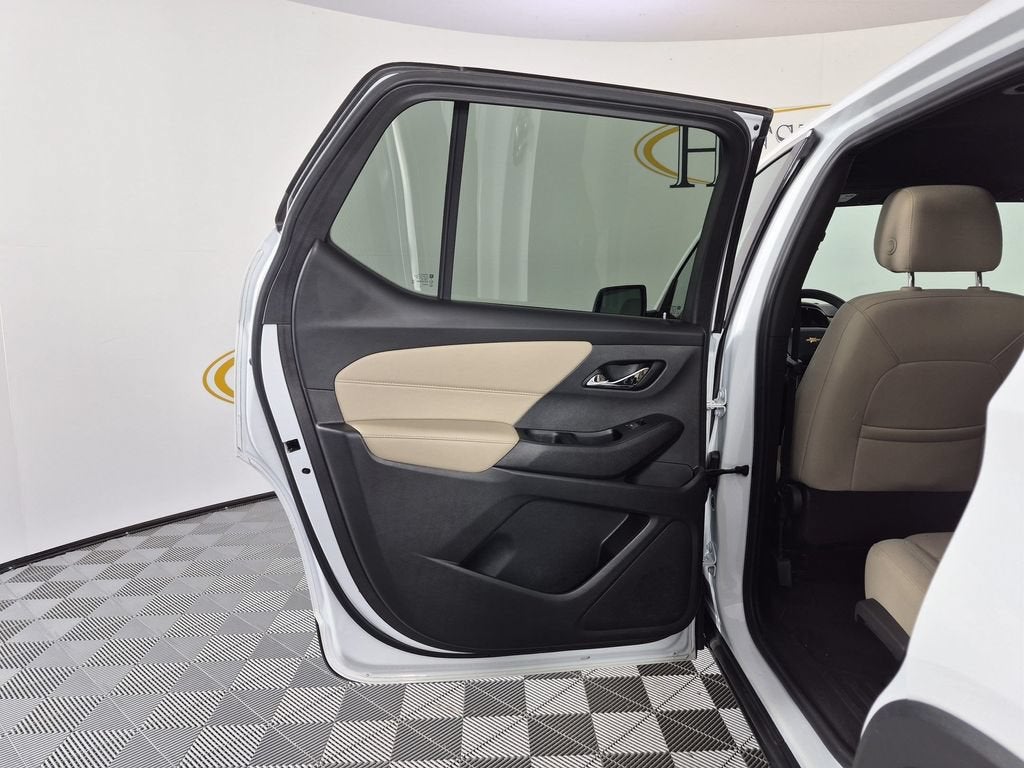 2023 Chevrolet Traverse LS - Photo 29