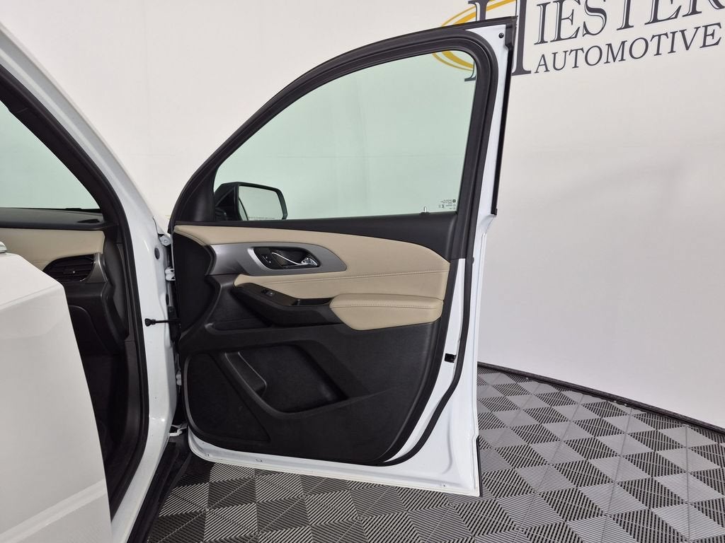 2023 Chevrolet Traverse LS - Photo 35