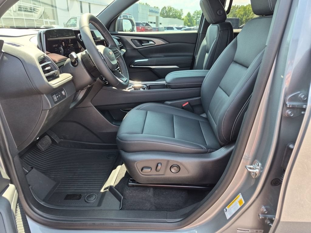 2027 Chevrolet Traverse LT - Photo 16