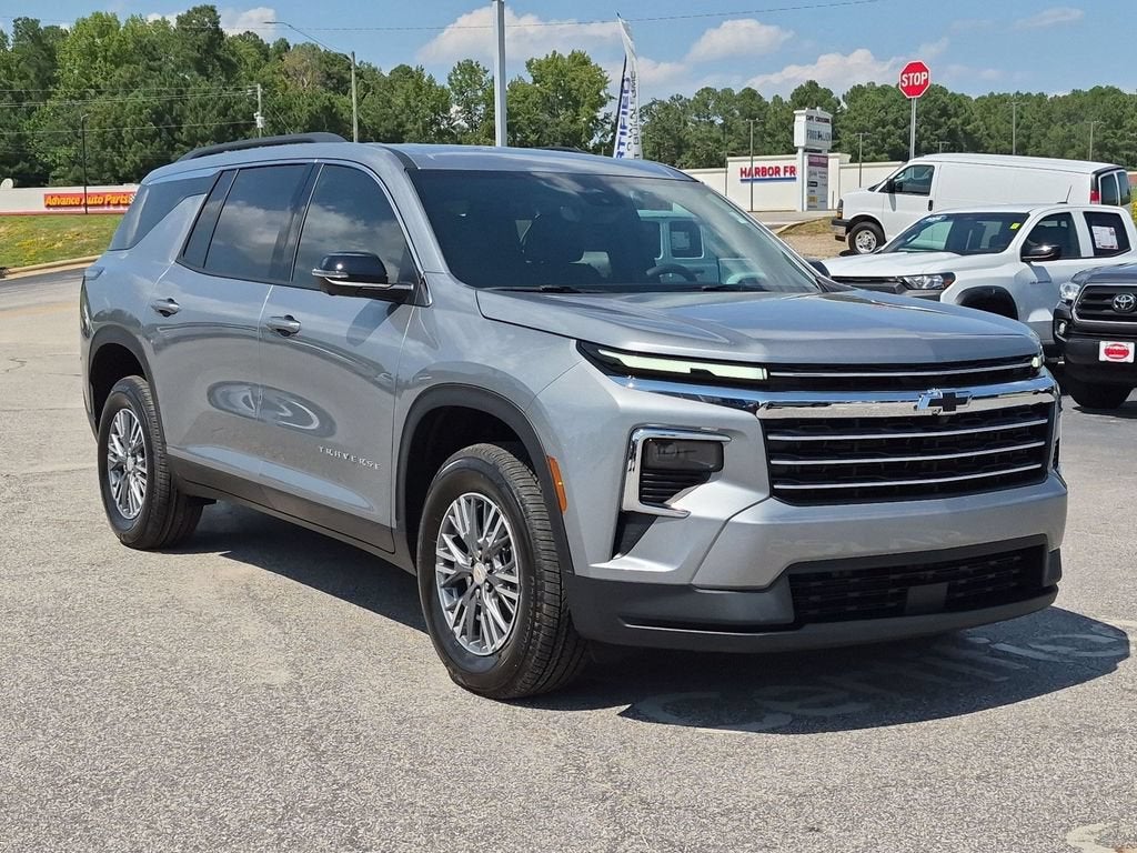 2027 Chevrolet Traverse LT - Photo 2