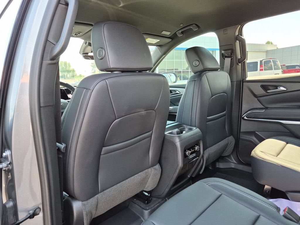 2027 Chevrolet Traverse LT - Photo 32