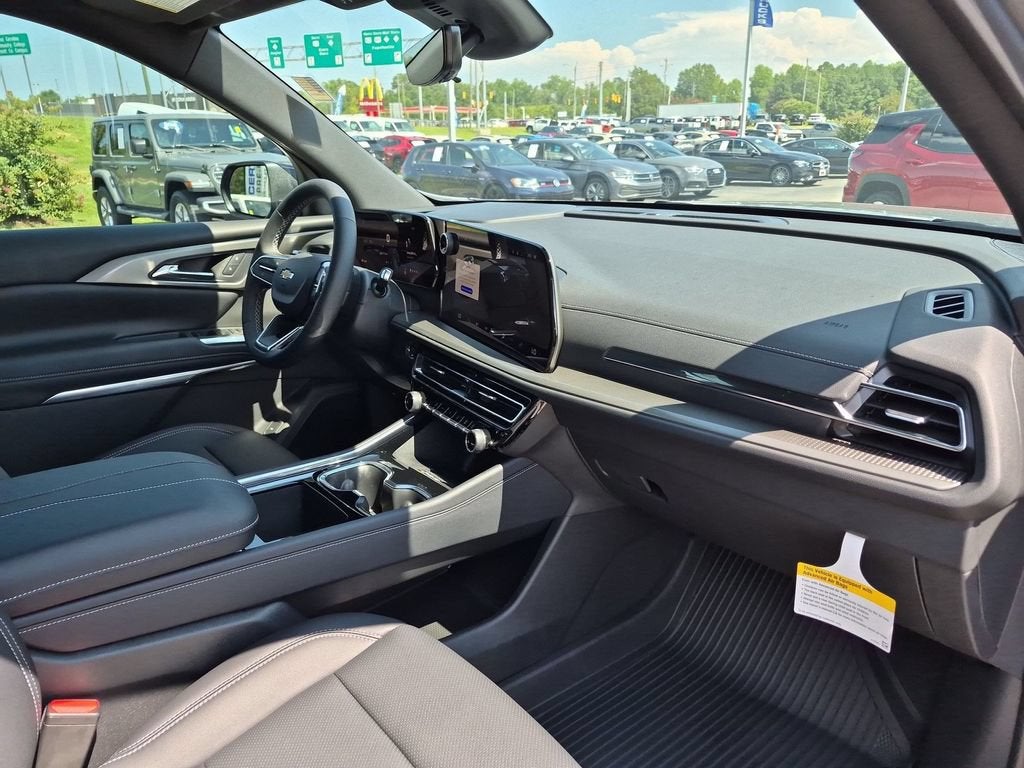 2027 Chevrolet Traverse LT - Photo 37